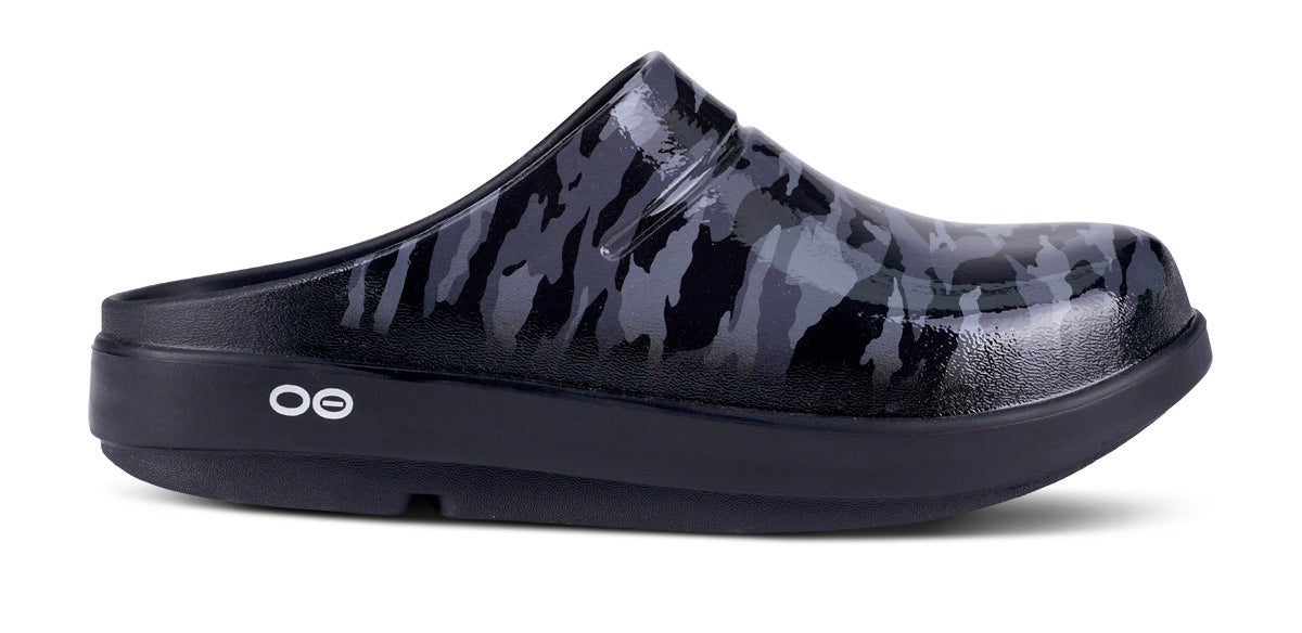 Black Camo Women's Oofos OOcloog Limited Edition Clogs | ahlcQwhI3a9