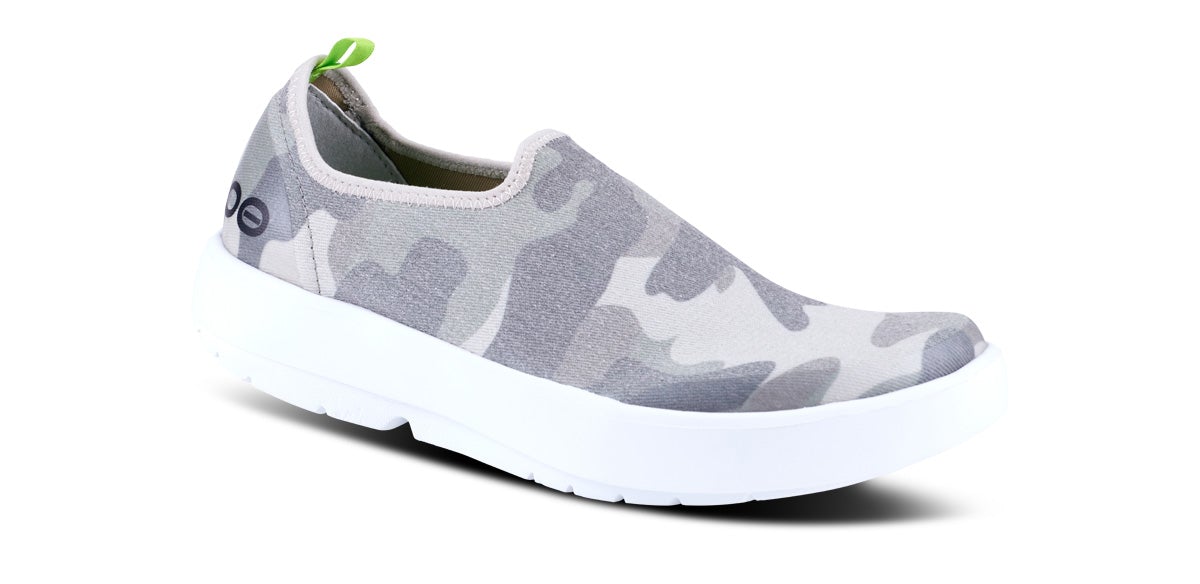 Green Camo Women\'s Oofos OOmg eeZee Low Shoes | WYVkP5VsGTu