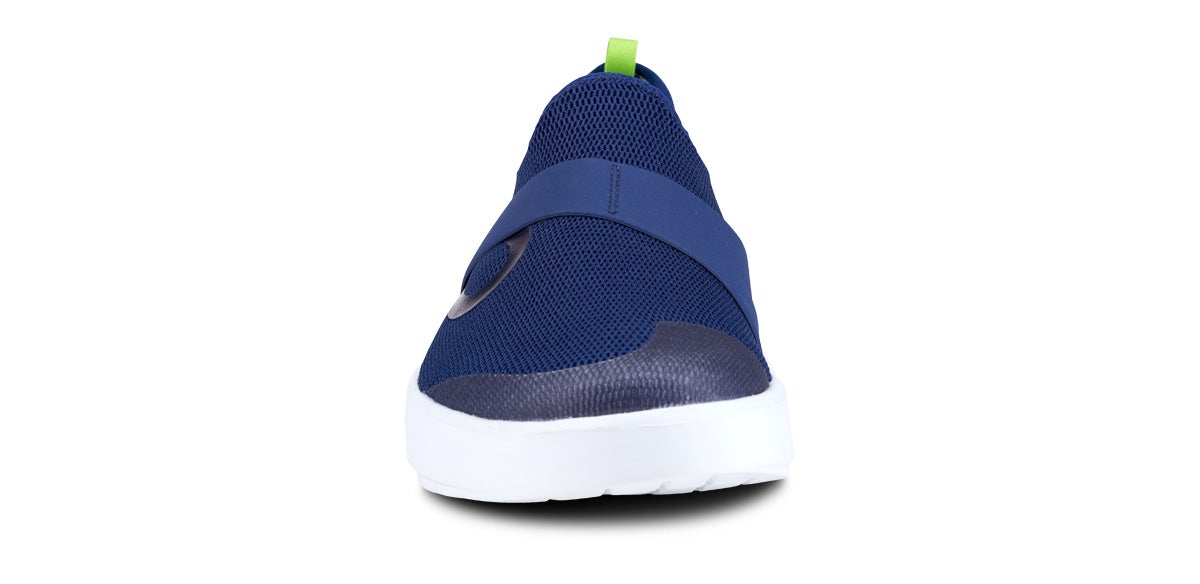 White / Navy Men's Oofos OOmg Low Shoes | yHnky5cND42